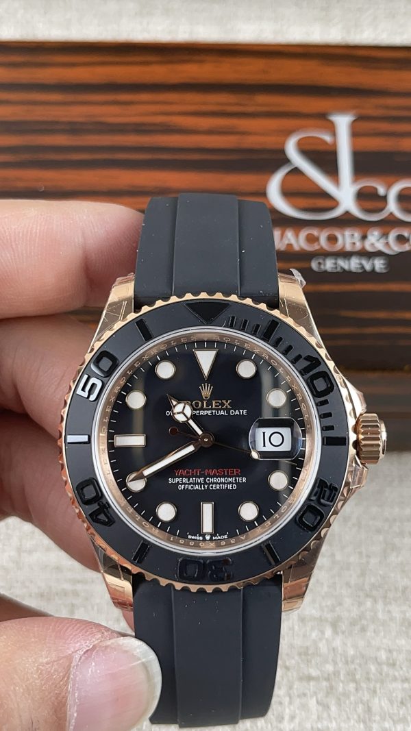 VSファクトリー製 ロレックス ヨットマスター 40mm ローズゴールド マットブラック文字盤 セラミックベゼル オイスターフレックス ストラップ (126655) 1:1スーパークローン - 丹東3235ムーブメント搭載