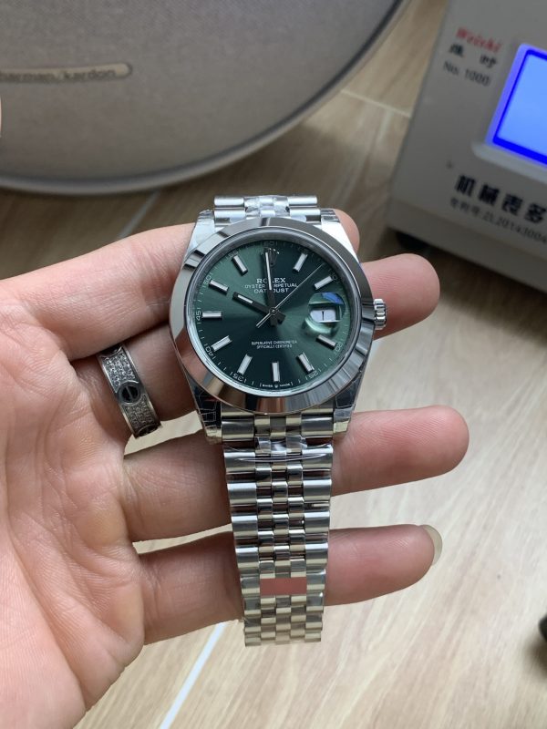 VSファクトリー製 ロレックス デイトジャスト 41mm ミントグリーン サンバースト文字盤 スムースベゼル ジュビリーブレスレット (126300) 1:1スーパークローン - 丹東3235ムーブメント搭載