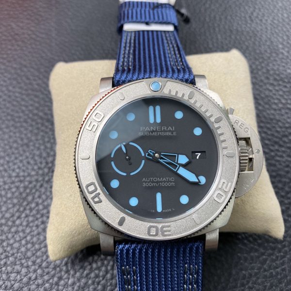 VSファクトリー製 パネライ サブマーシブル 47mm マットチタン / エレクトリックブルー アクセント 1:1スーパークローン - 丹東P.9010ムーブメント搭載