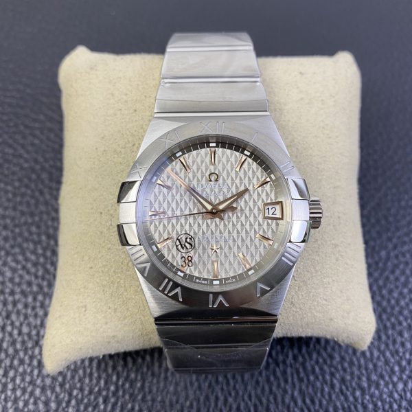 VSファクトリー製 オメガ コンステレーション コーアクシャル 38mm スチール＆セドナ アクセント (123.10.38.21.02.002) 1:1スーパークローン - 丹東8500ムーブメント搭載