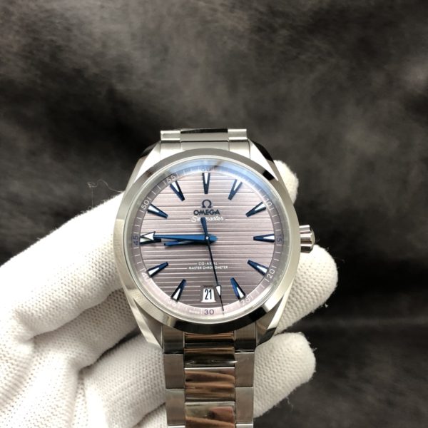 VSファクトリー製 オメガ シーマスター アクアテラ 150M 41mm グレー文字盤 ブルースチール針 (220.10.41.21.06.001) 1:1スーパークローン - 丹東8900 ムーブメント搭載