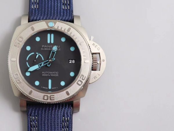 VSファクトリー製 パネライ サブマーシブル「マイク・ホーン エディション」47mm PAM00985 1:1スーパークローン - 丹東P.9010ムーブメント搭載