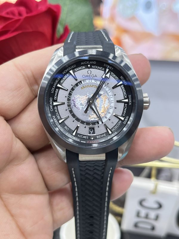 VSファクトリー製 オメガ シーマスター アクアテラ 150M ワールドタイマー 43mm チタン グレー/ブラック文字盤 セラミックベゼル (220.92.43.22.99.001) 1:1スーパークローン - 丹東8938ムーブメント搭載