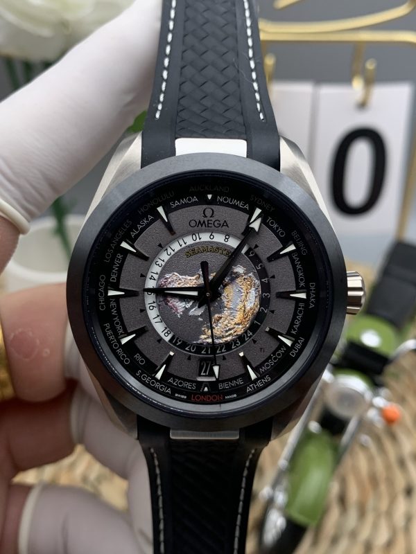 VSファクトリー製 オメガ シーマスター アクアテラ 150M ワールドタイマー 43mm チタン グレー/ブラック文字盤 セラミックベゼル (220.92.43.22.99.001) 1:1スーパークローン - 丹東8938 ムーブメント搭載