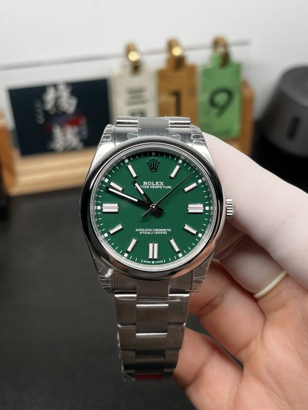 VSファクトリー製 ロレックス オイスター パーペチュアル 41mm「ロレックス グリーン」ラッカー文字盤 スムースベゼル オイスターブレスレット (124300) 1:1スーパークローン - 丹東3230ムーブメント搭載