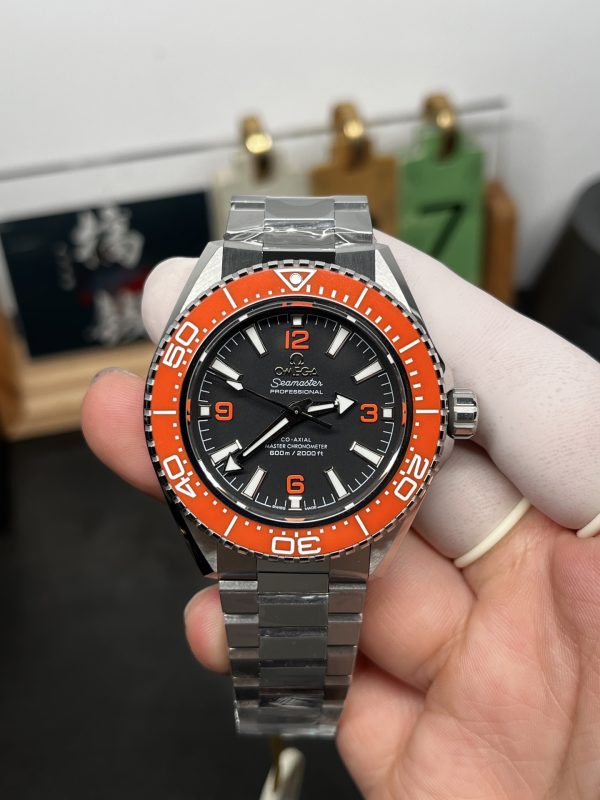 VSファクトリー製 オメガ シーマスター プラネットオーシャン 600M 43.5mm オレンジ セラミックベゼル (215.30.44.21.01.002) 1:1スーパークローン - 丹東8900ムーブメント搭載