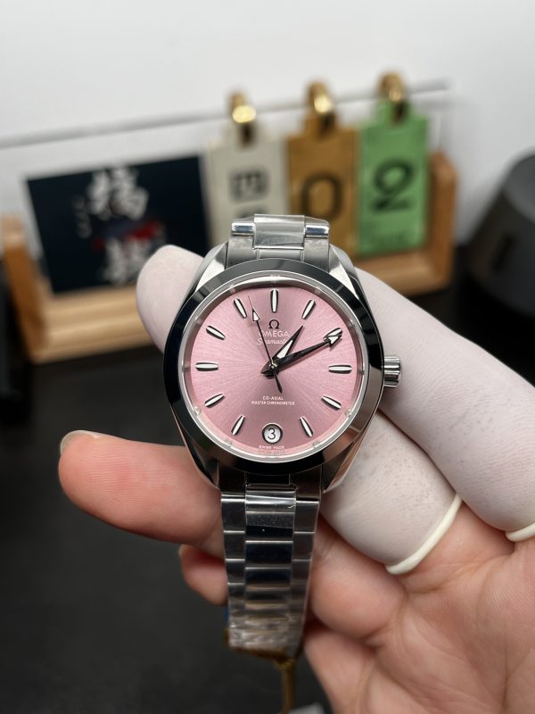 VSファクトリー製 オメガ シーマスター アクアテラ 150M 38mm「シェード」ピンク文字盤 1:1スーパークローン - 丹東8800ムーブメント搭載