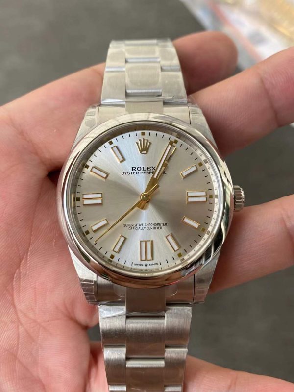 VSファクトリー製 ロレックス オイスターパーペチュアル 41mm シルバー文字盤 スムースベゼル (124300) 1:1スーパークローン - 丹東3230ムーブメント搭載