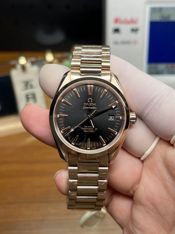 VSファクトリー製 オメガ シーマスター アクアテラ 150M 39mm ブラック レッドゴールド 1:1スーパークローン 8800ムーブメント搭載