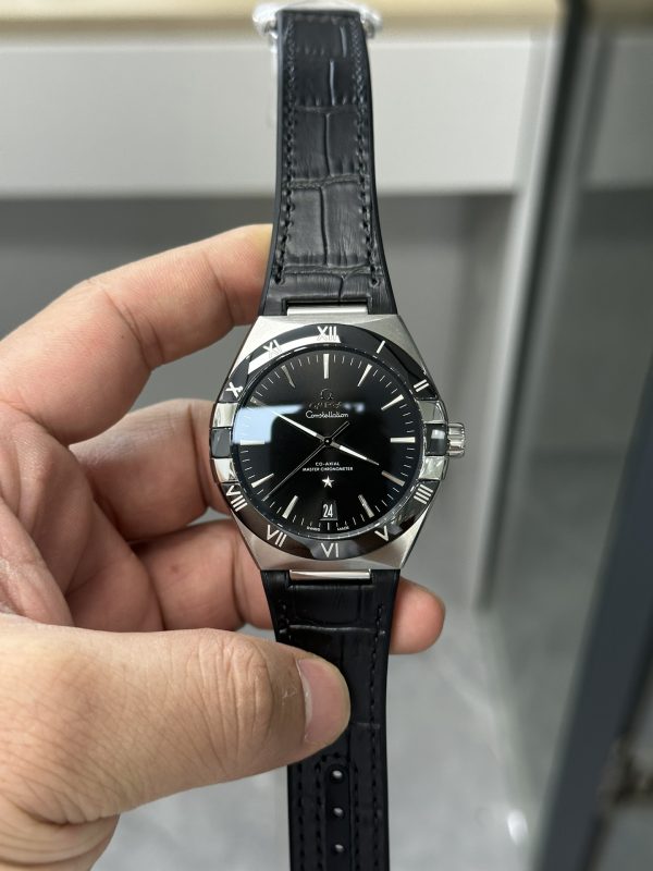 VSファクトリー製 オメガ コンステレーション 41mm ブラック文字盤 セラミックベゼル レザーストラップ (131.33.41.21.01.001) 1:1スーパークローン - DD8900ムーブメント搭載
