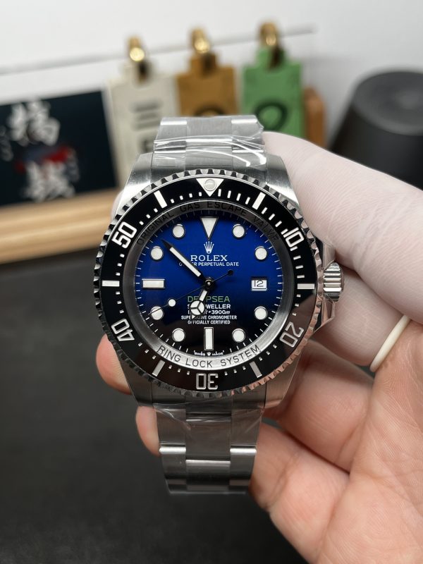 VSファクトリー製 ロレックス シードゥエラー 43mm ディープシー Dブルー ブルーグラデーション文字盤 セラミックベゼル (126660) 1:1スーパークローン - 丹東3235ムーブメント搭載