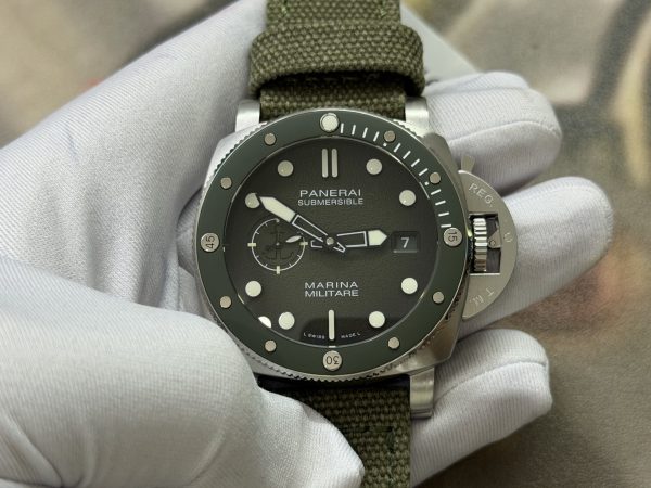 VSファクトリー製 パネライ サブマーシブル グリーン 44mm PAM1697 1:1スーパークローン - 丹東P.900ムーブメント搭載