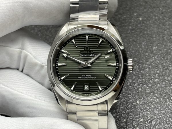 VSファクトリー製 オメガ シーマスター アクアテラ 150M 38mm グリーン文字盤 (220.10.38.20.10.003) 1:1スーパークローン - 丹東8800 ムーブメント搭載